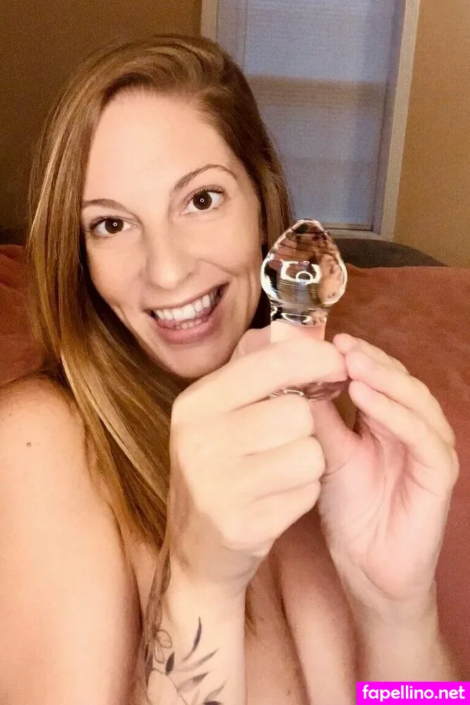 alixstrauss, anniekingxxx_free Nude Leaked OnlyFans Photo #us6RwKZfPO