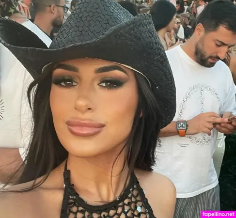 Annielia OnlyFans Thumbnail #6x2VoNqJ0x