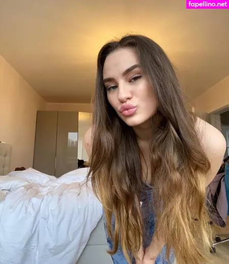 Annika Baecker OnlyFans Thumbnail #ZzzpMryu4b