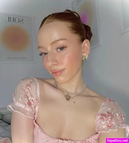 Annika Eks OnlyFans Thumbnail #qTMyagWsls