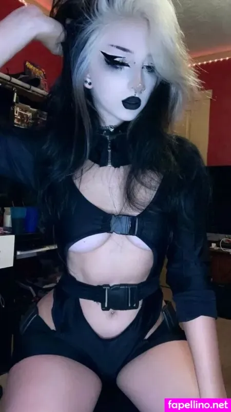 Annika Hermonat OnlyFans Thumbnail #0T3z9ElkIT