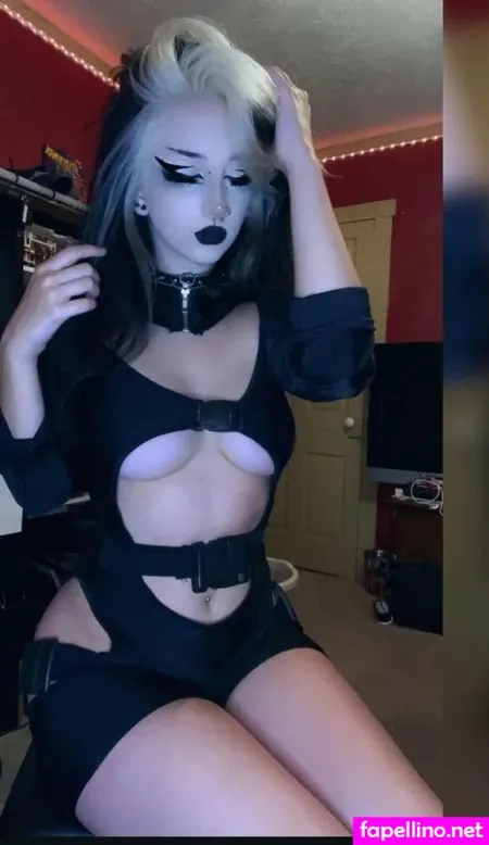 Annika Hermonat OnlyFans Thumbnail #etuU9g3jGj