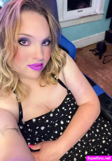 Annikaxp OnlyFans Thumbnail #LVUq3weRqK