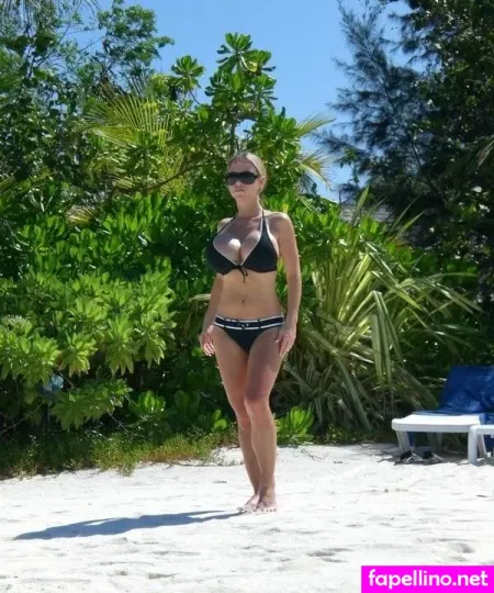 Annina Ucatis OnlyFans Thumbnail #EaIbAmLU2j