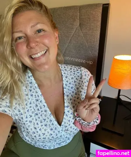 Annnneeee Vip 2 OnlyFans Thumbnail #NztxemKDvj