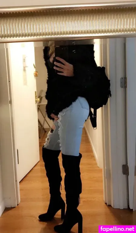 Antoinette Giani OnlyFans Thumbnail #1OihcWmTAC