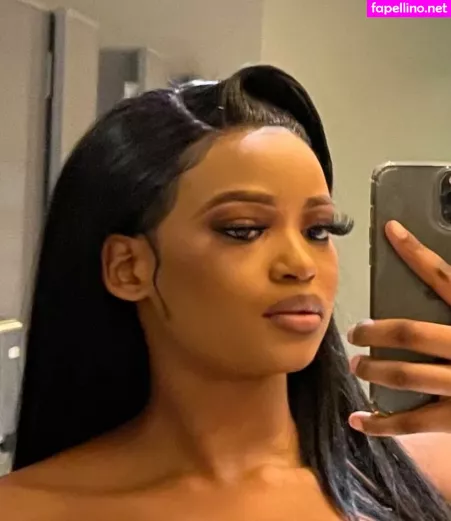 Antoinette OnlyFans Thumbnail #64kWUp0Ezt