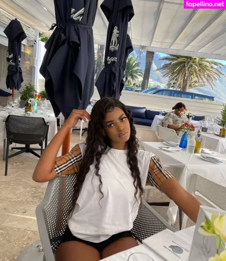 Antoinette OnlyFans Thumbnail #6EHyEHvLbk