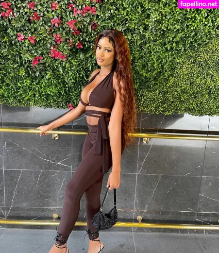 Antoinette OnlyFans Thumbnail #KvYYI8iry6