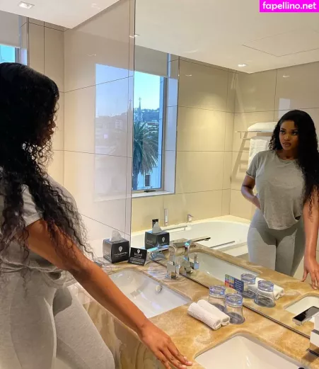 Antoinette OnlyFans Thumbnail #UWS8nvVVv0