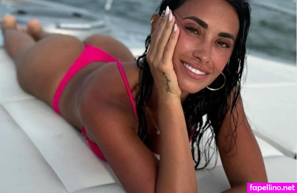 Antonella Roccuzzo, antonelaroccuzzo Nude Leaked OnlyFans Photo #P6fxgkHvo9