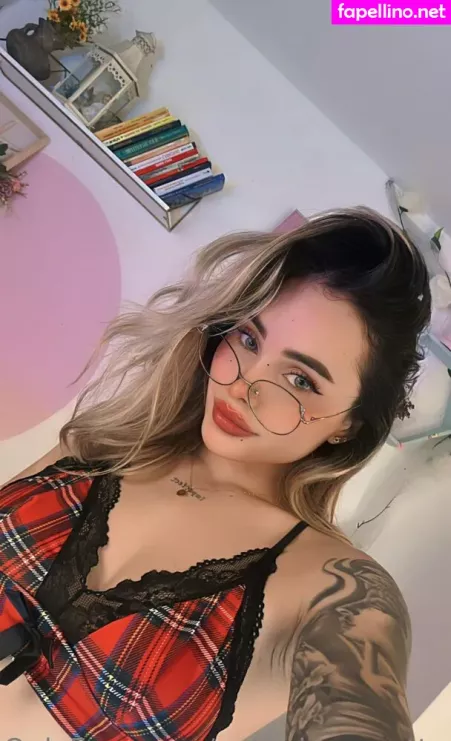 Antonia Savatto OnlyFans Thumbnail #0Fiu3AWaC4