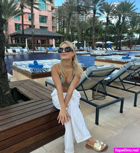 Anuschka Van Lent OnlyFans Thumbnail #zQAHh0xxmx