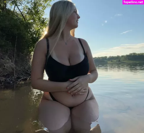 Anya Marie OnlyFans Thumbnail #L92xZg9NzF