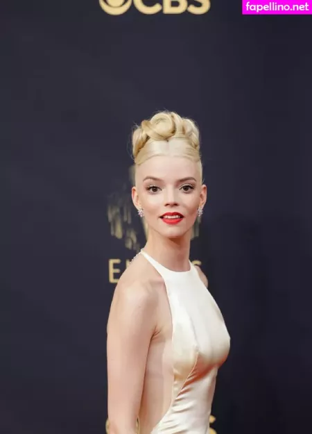 Anya Taylor Joy OnlyFans Thumbnail #122FVyzLD1