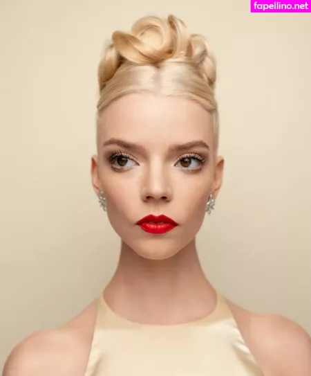 Anya Taylor Joy OnlyFans Thumbnail #LwbG2AFcAO