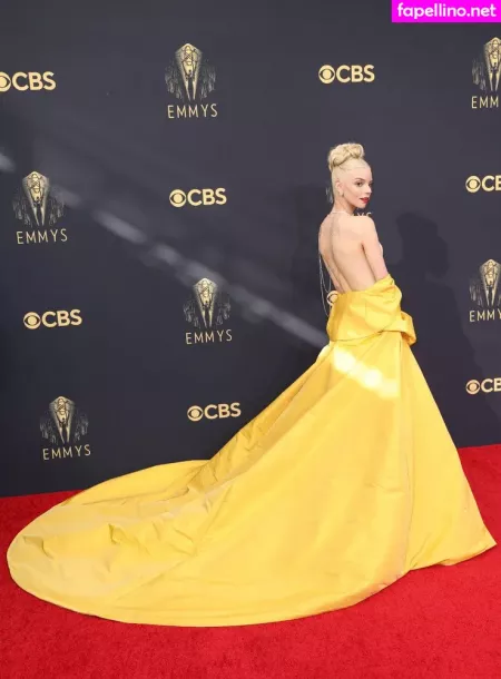 Anya Taylor Joy OnlyFans Thumbnail #aQ44C7e3Td