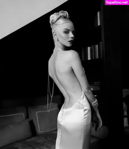 Anya Taylor Joy OnlyFans Thumbnail #pq5SlKOJc7