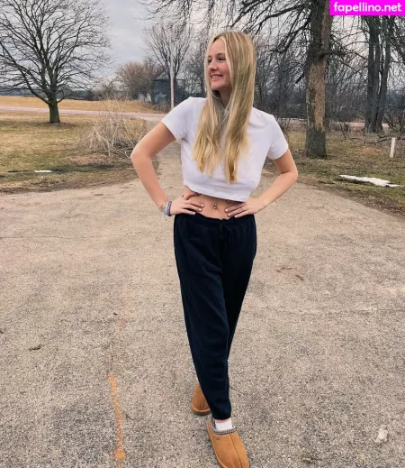 Anya Truax OnlyFans Thumbnail #HMldy2WoLV