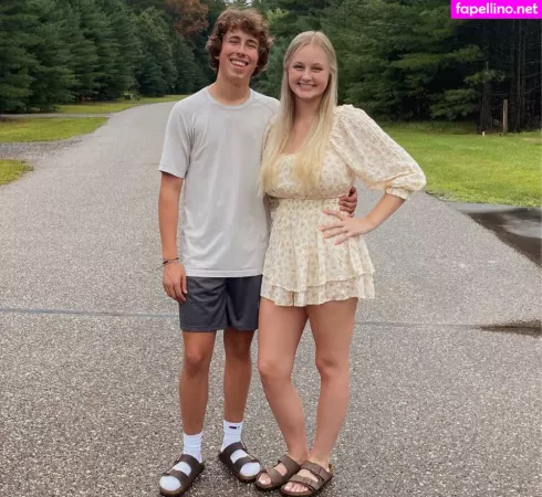 Anya Truax OnlyFans Thumbnail #S2IFceHRHK