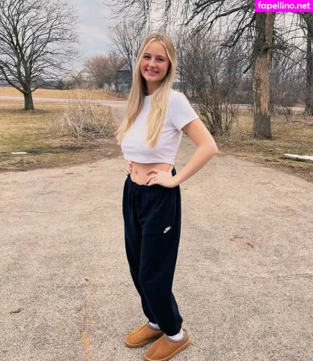 Anya Truax OnlyFans Thumbnail #SI7dcBYiEY