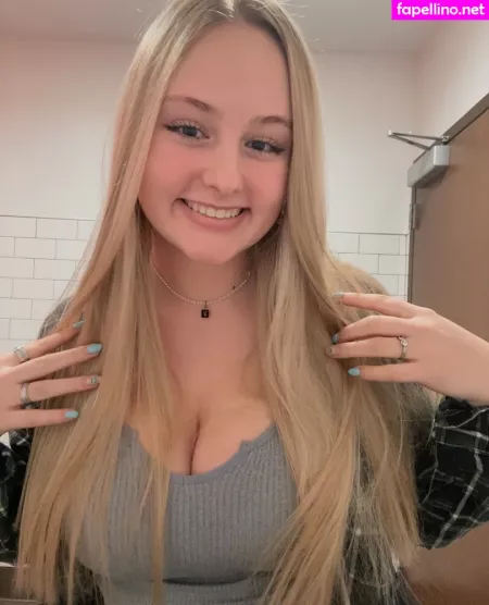 Anya Truax OnlyFans Thumbnail #Udwj2KQqHH