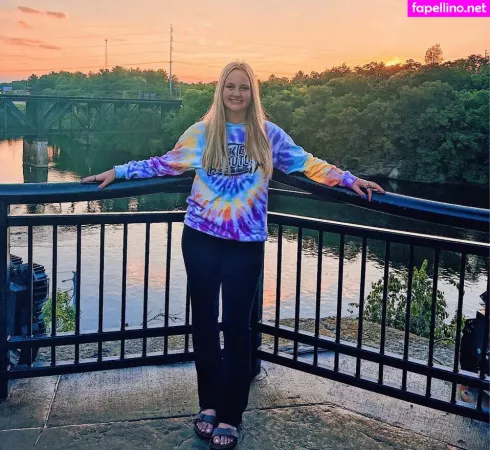 Anya Truax OnlyFans Thumbnail #ghqiyvr0Hh