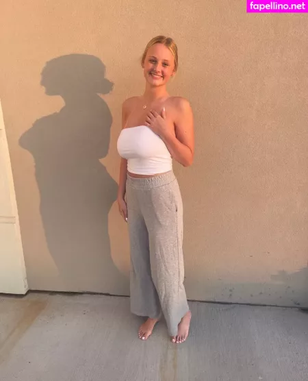 Anya Truax OnlyFans Thumbnail #mPcWWcWHk7