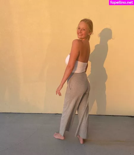 Anya Truax OnlyFans Thumbnail #uQMlHQmPFH