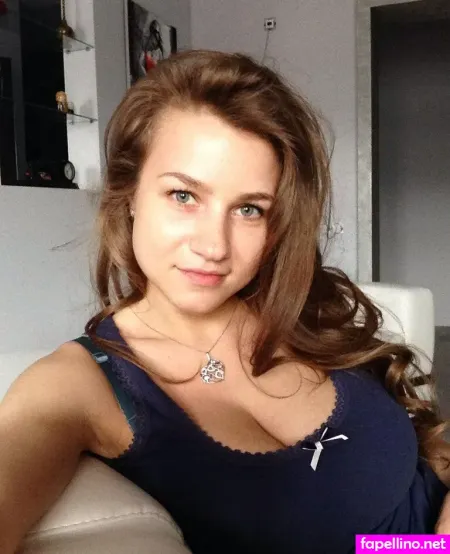 Anyutka Scherbakova Uzhegova OnlyFans Thumbnail #KSPLTtts3y