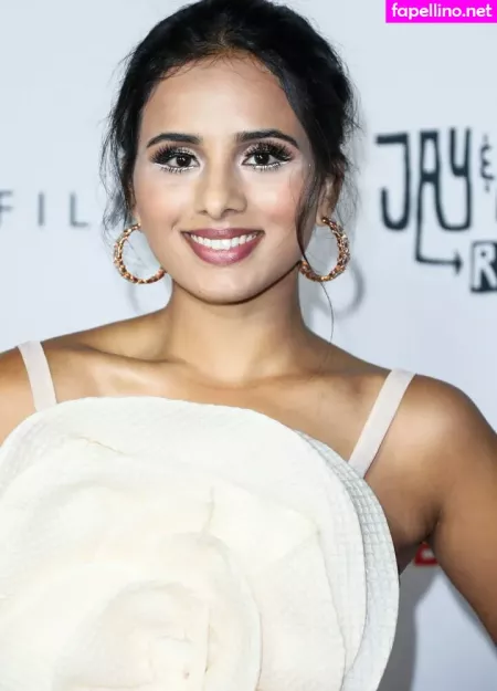 Aparna Brielle OnlyFans Thumbnail #mKrIde7oBr