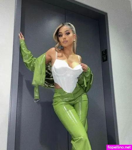 Apeenaiyah OnlyFans Thumbnail #Ye3UW0xNn8