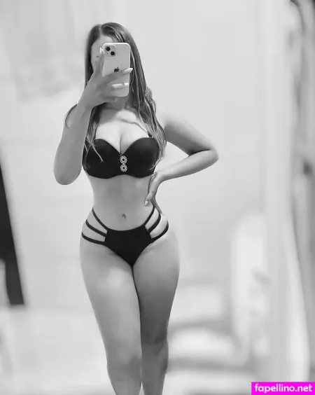 Apenas Anne OnlyFans Thumbnail #lItC8QXHnG