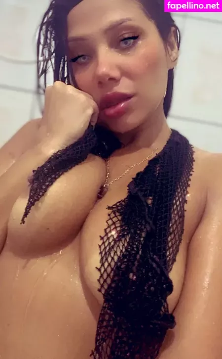 Aphrodite Pimenta OnlyFans Thumbnail #OpD257NYsU