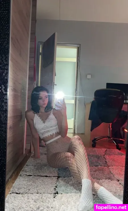 Aplle Ass3 OnlyFans Thumbnail #og4ylIz8QN