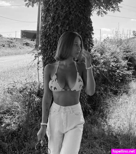 Apoline Perret OnlyFans Thumbnail #Kj1Gchd7ku