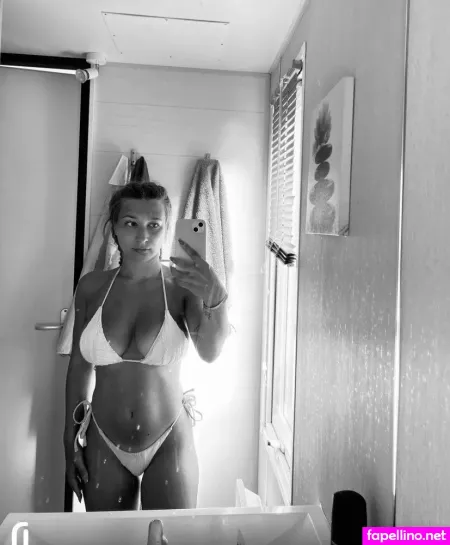 Apoline Perret OnlyFans Thumbnail #XSI05VWkYB