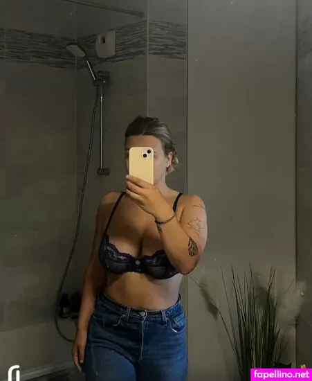 Apoline Perret OnlyFans Thumbnail #pttUF6J6VP