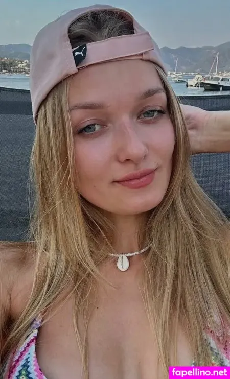 Apollinariyaa OnlyFans Thumbnail #djzzC7O7nD