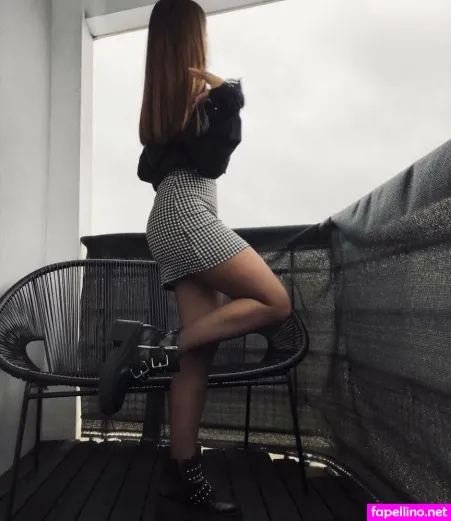 Apolline Guer OnlyFans Thumbnail #UxbRVeKiGj