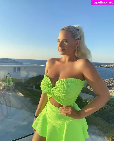 Apollonia Llewellyn OnlyFans Thumbnail #EDuJ5yYopn