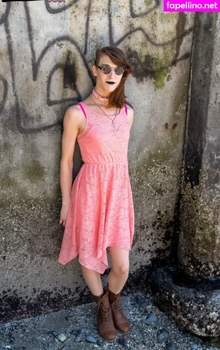 April Gillespie OnlyFans Thumbnail #gbwTPtdMCH