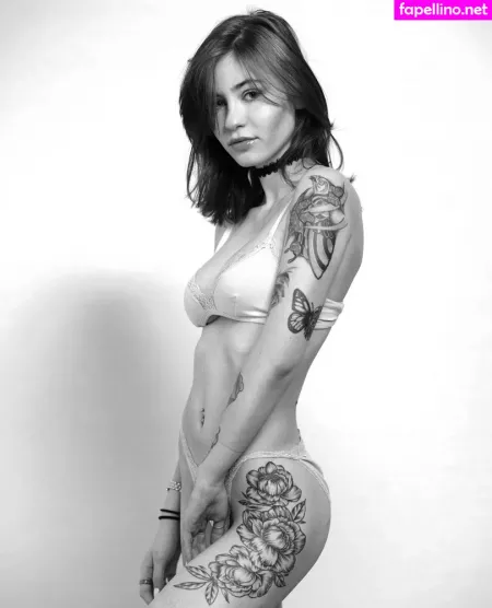 April Harel OnlyFans Thumbnail #6UmVf6UKgD