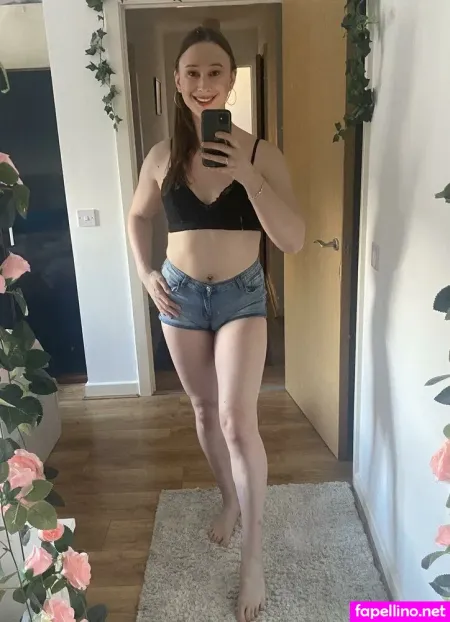 April Jones OnlyFans Thumbnail #T1zFXlh3rW