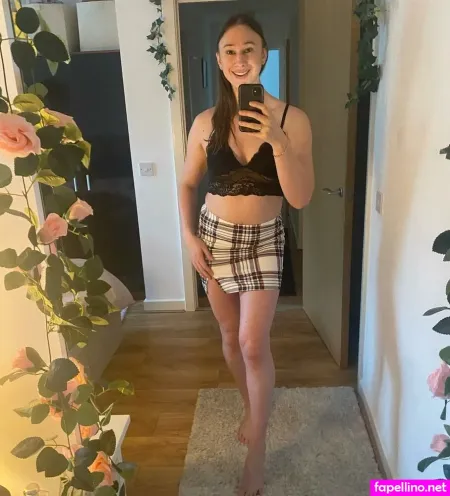 April Jones OnlyFans Thumbnail #qJyoPx5she