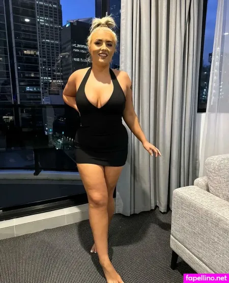 April Mackay 1 OnlyFans Thumbnail #NiamRwYd5A