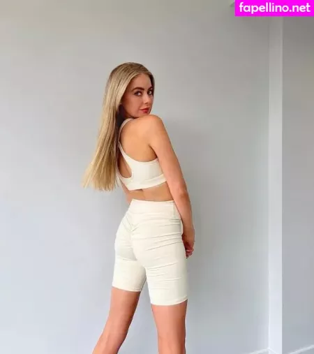 April Rose Pengilly OnlyFans Thumbnail #3I6HluYmr3