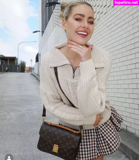 April Rose Pengilly OnlyFans Thumbnail #yS9q1L5AO8