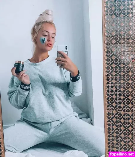 April Tsardakas OnlyFans Thumbnail #1n3adxAnB4