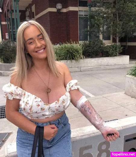 April Tsardakas OnlyFans Thumbnail #a1eBPrdog6